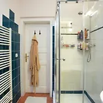 Victoria Design - Rehorova * Πράγα